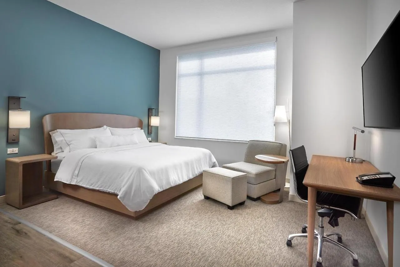 Element Edmonton West Hotel 3*,