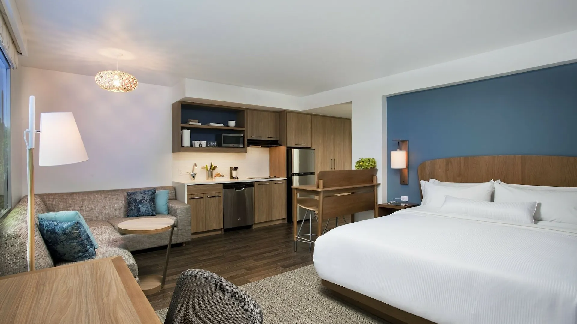 ***  Element Edmonton West Hotel Canada